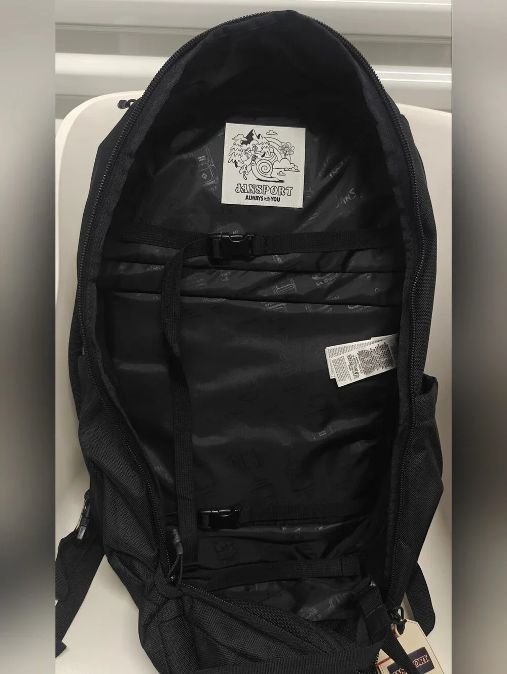 JanSport Venture Pack Travel Backpack Black Compression Straps Hip Belt